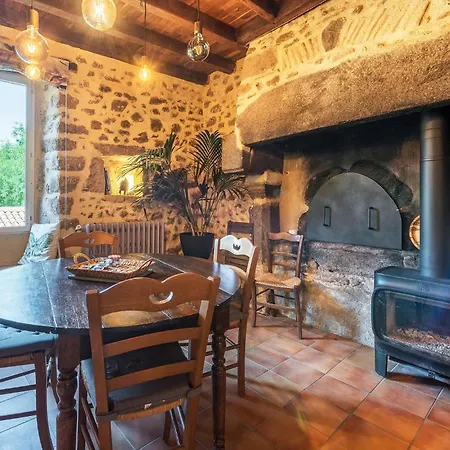 1 Bedroom Stunning In Argentonnay Tatil Evi Saint-Clementin